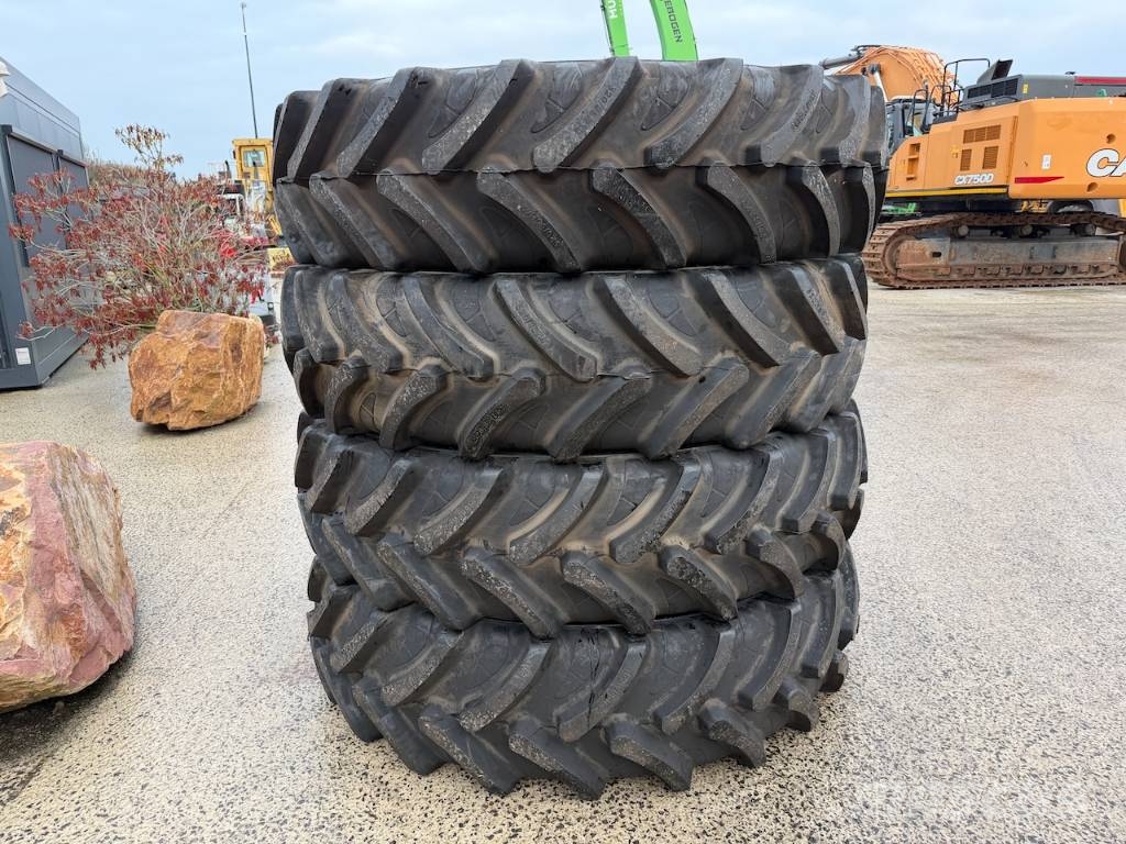 Agri banden / tires 520/85R42 set (4x) New Tyres, wheels and rims