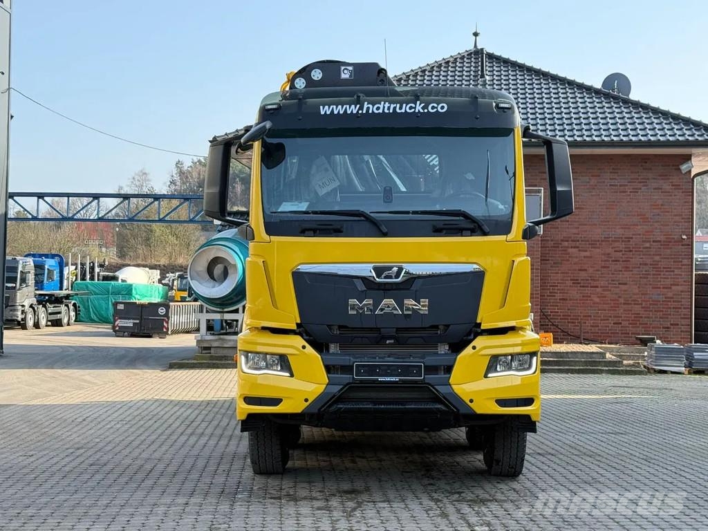 MAN TGS 35.520 TGS 35.520 8x4 Abrollkipper + Kran HIAB Hook lift trucks