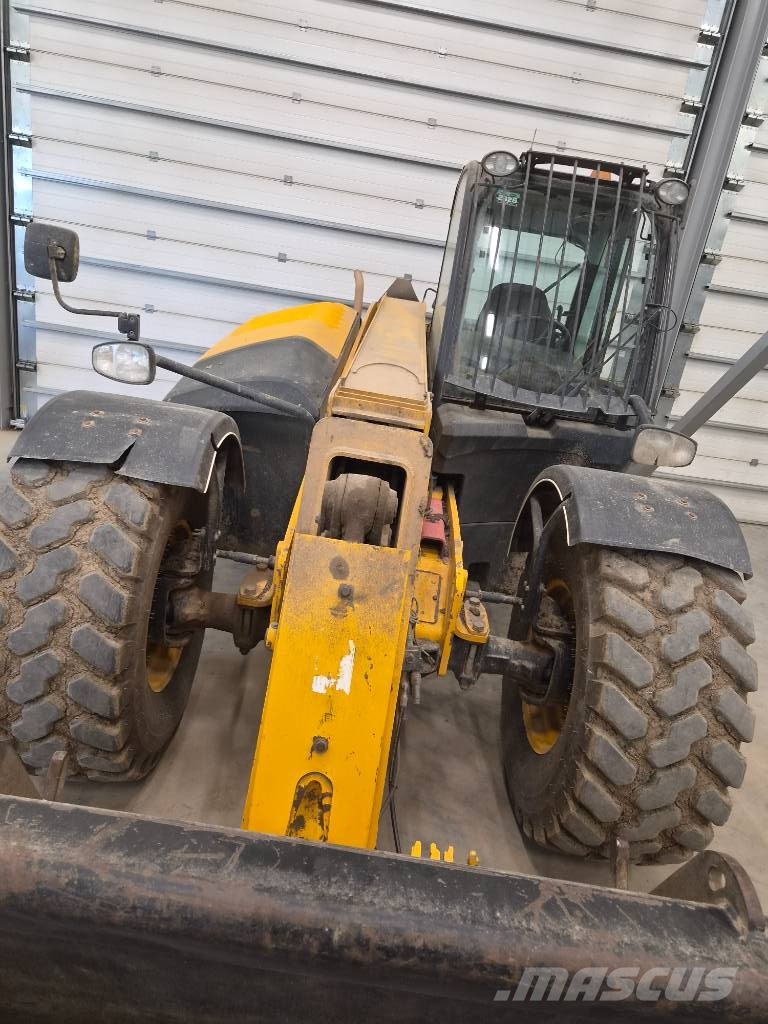 JCB 541-70 AGS Tarimsal teleskopik yükleyiciler