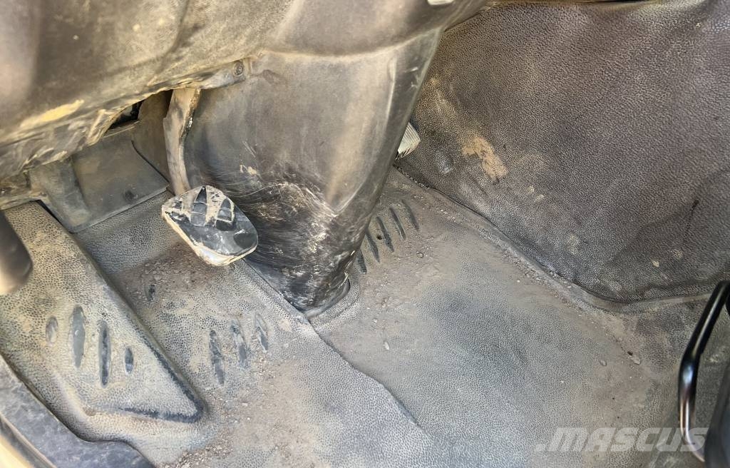 Renault Kerax 370 DXI Camiones bañeras basculantes o volquetes
