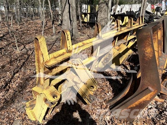 Komatsu D65PX Rippere