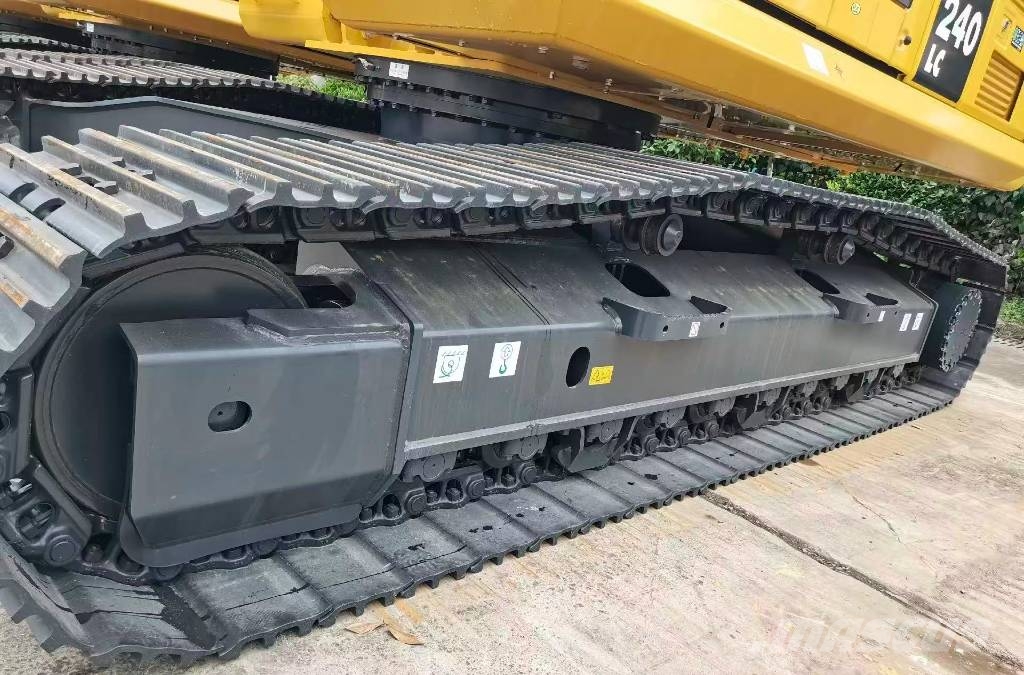 Komatsu PC 240 Εκσκαφείς με ερπύστριες