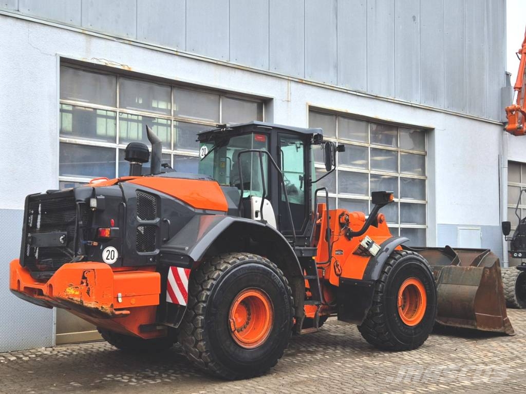 Hitachi ZW 250-6 Kolesni nakladalci