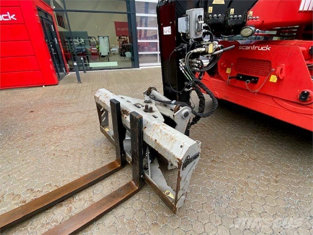 Manitou MRT2470P+ ST4 Telescopic handlers