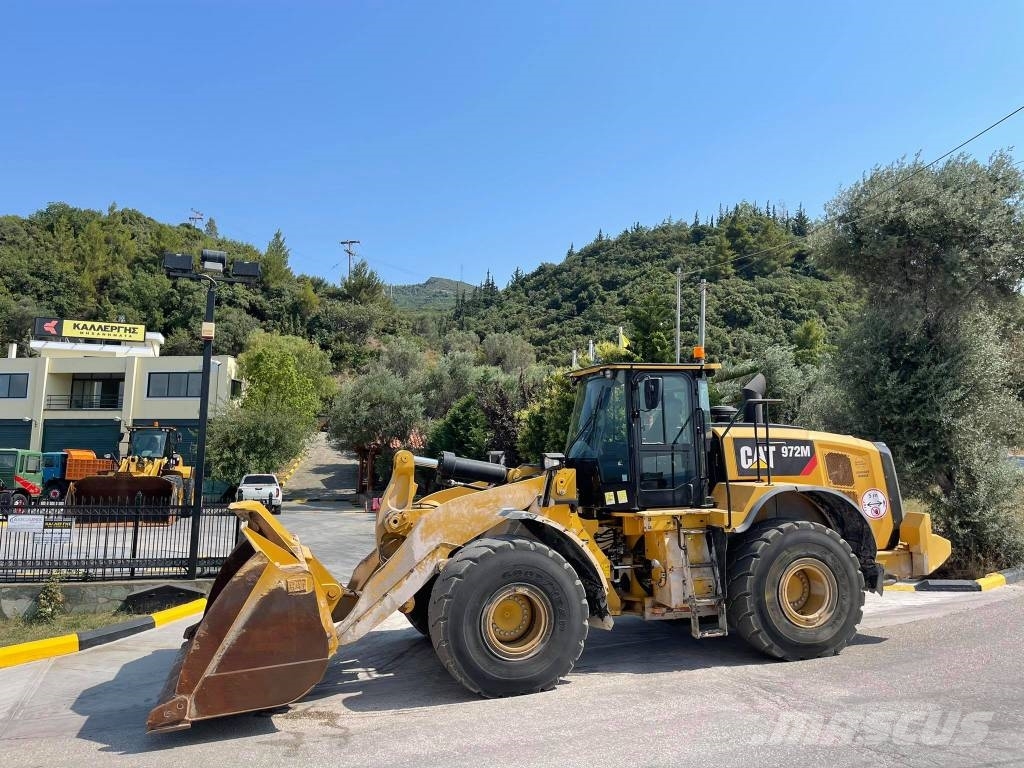 CAT 972M II Gumikerekes homlokrakodók