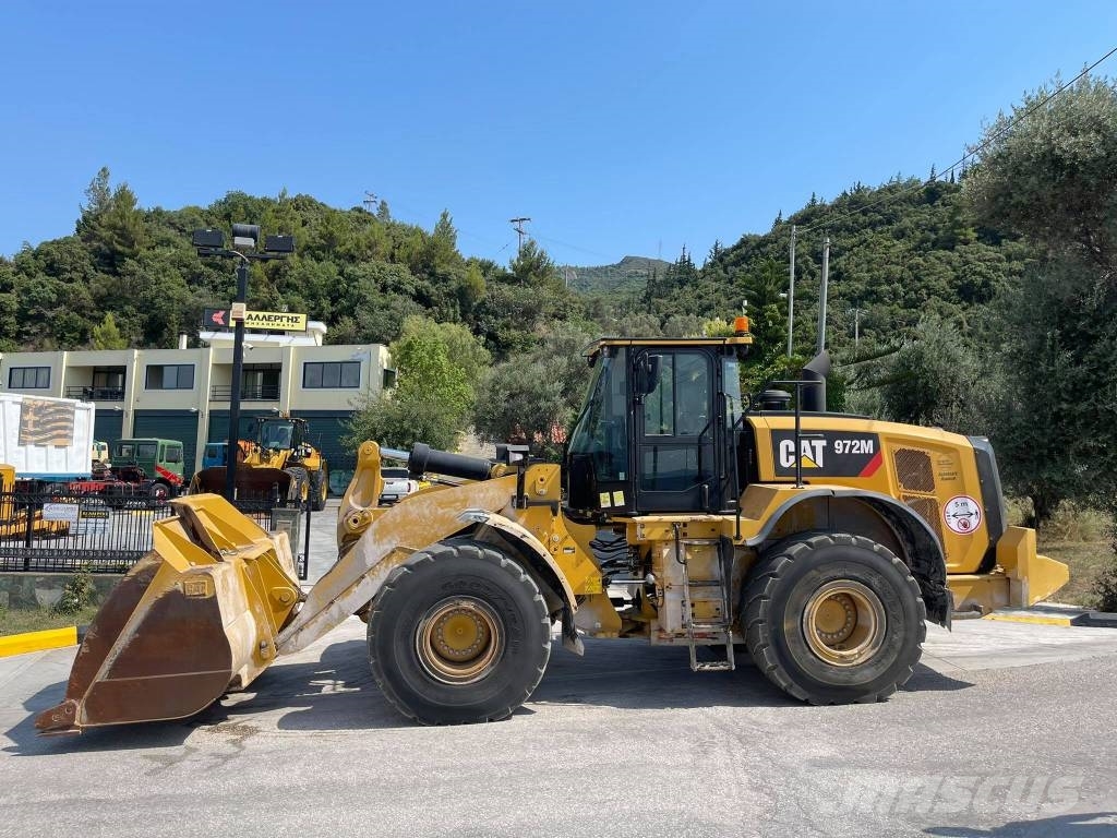CAT 972M II Gumikerekes homlokrakodók