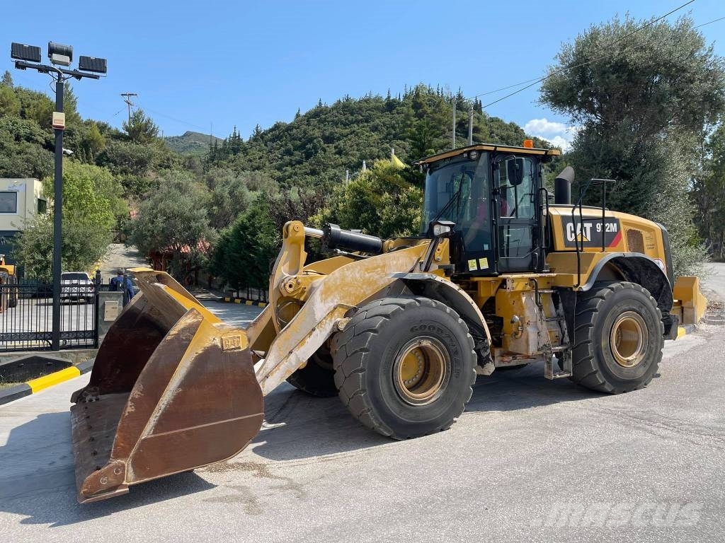 CAT 972M II Gumikerekes homlokrakodók