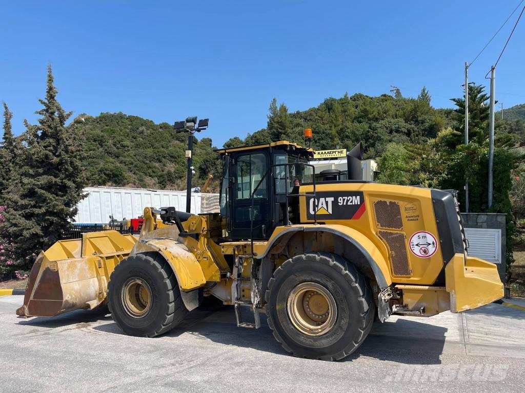 CAT 972M II Gumikerekes homlokrakodók