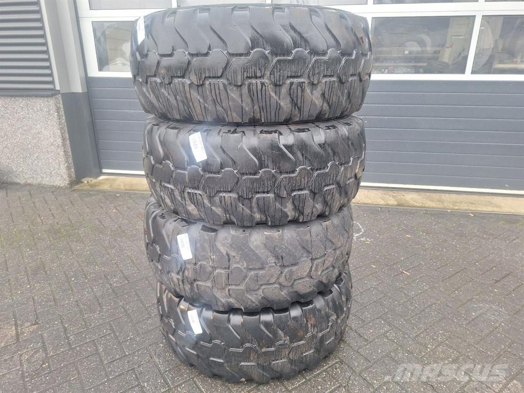 Schaeff SKL844-Mitas 405/70R20 (16/70R20)-Tire/Reifen/Band Gumiabroncsok, kerekek és felnik