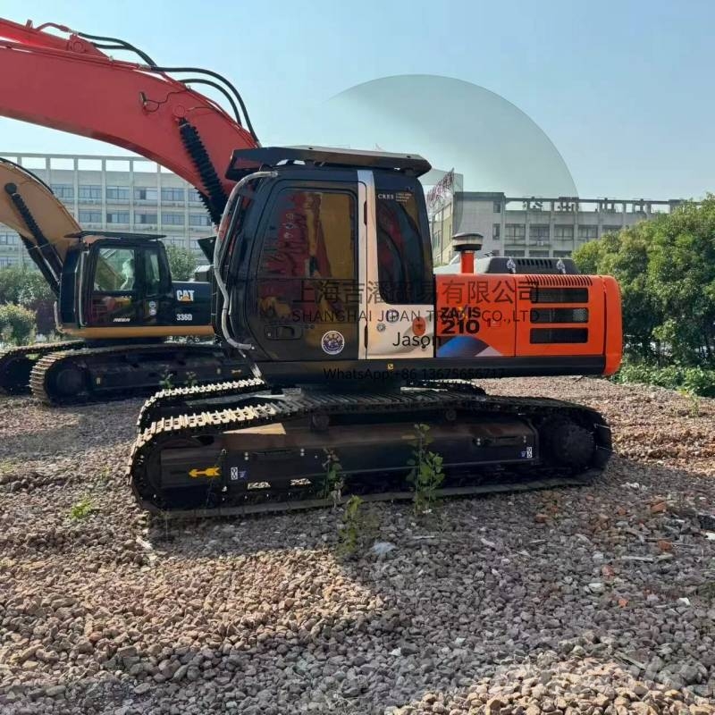 Hitachi ZX 210 Bagri goseničarji