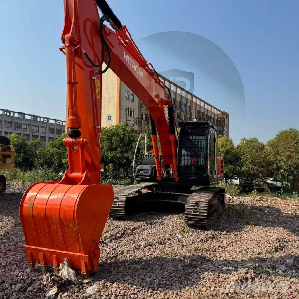 Hitachi ZX 210 Bagri goseničarji