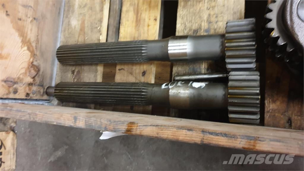 Timberjack / John Deere F067146 Stickaxel Převodovka