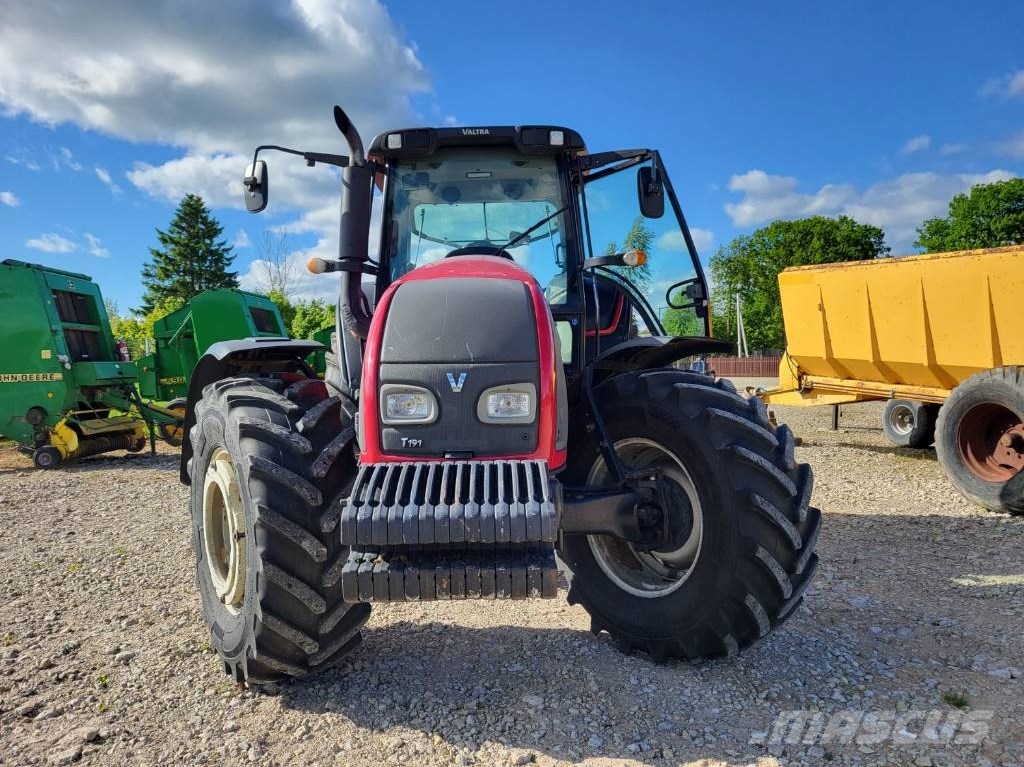 Valtra T 191 HiTech Traktorok