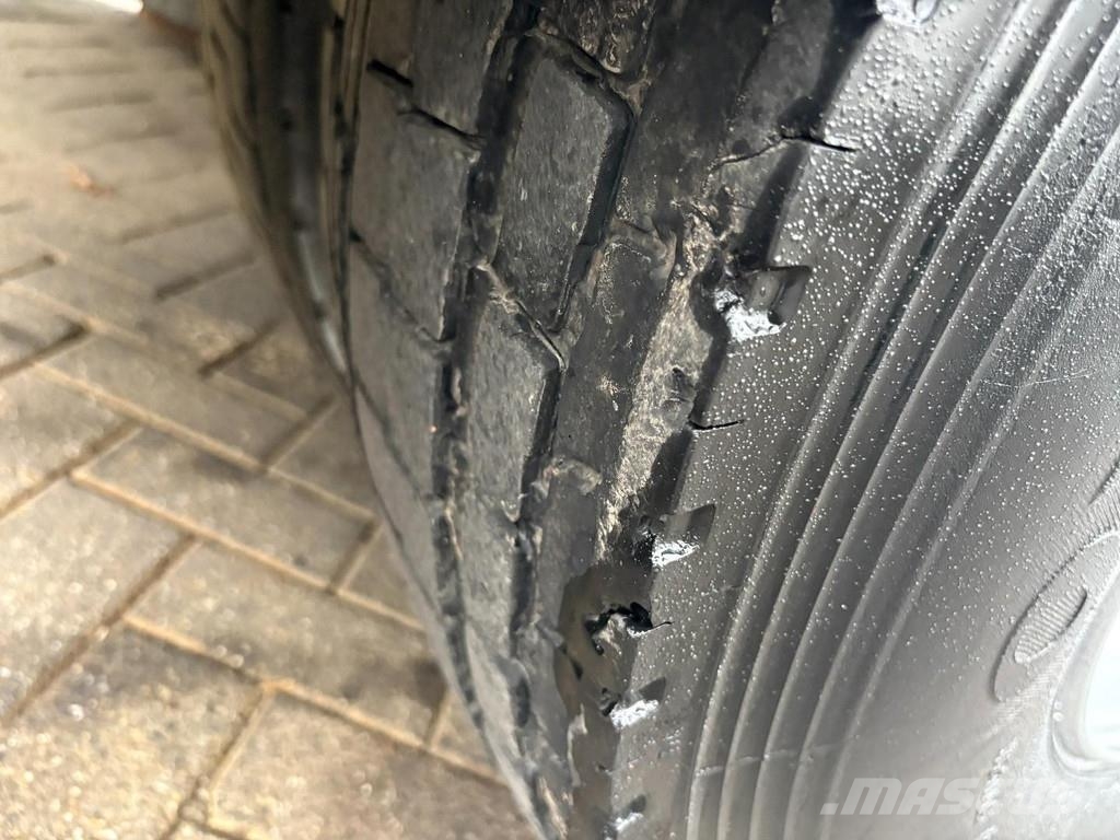 Scania 94 G + Loadlift + Manual + Euro 2 Kapali kasa kamyonlar