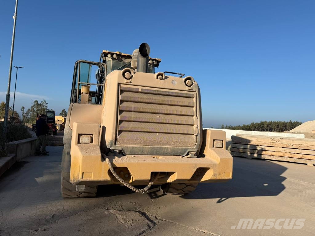 CAT 972 M Iekrāvēji uz riteņiem