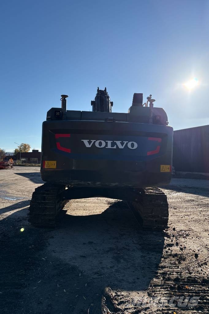 Volvo EC 380 EL, Med Leica 3D Bagri goseničarji