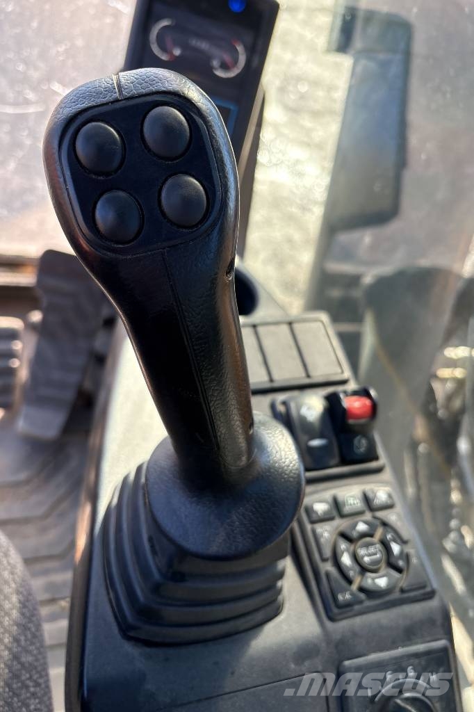Volvo EC 380 EL, Med Leica 3D Bagri goseničarji