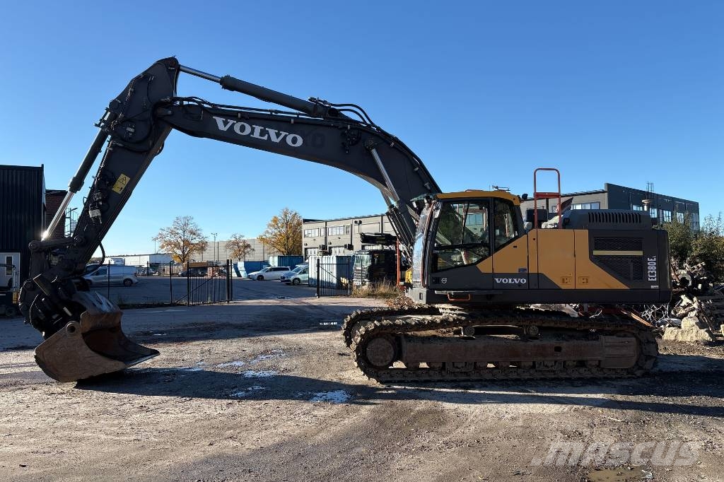 Volvo EC 380 EL, Med Leica 3D Bagri goseničarji