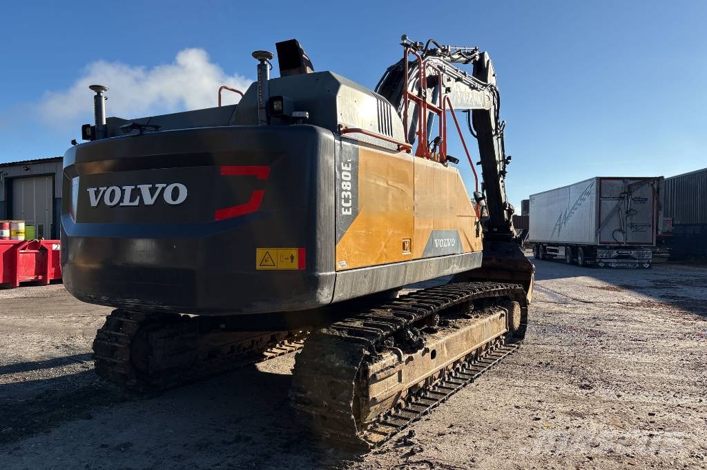 Volvo EC 380 EL, Med Leica 3D Bagri goseničarji