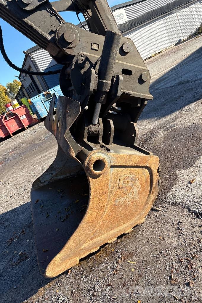 Volvo EC 380 EL, Med Leica 3D Bagri goseničarji