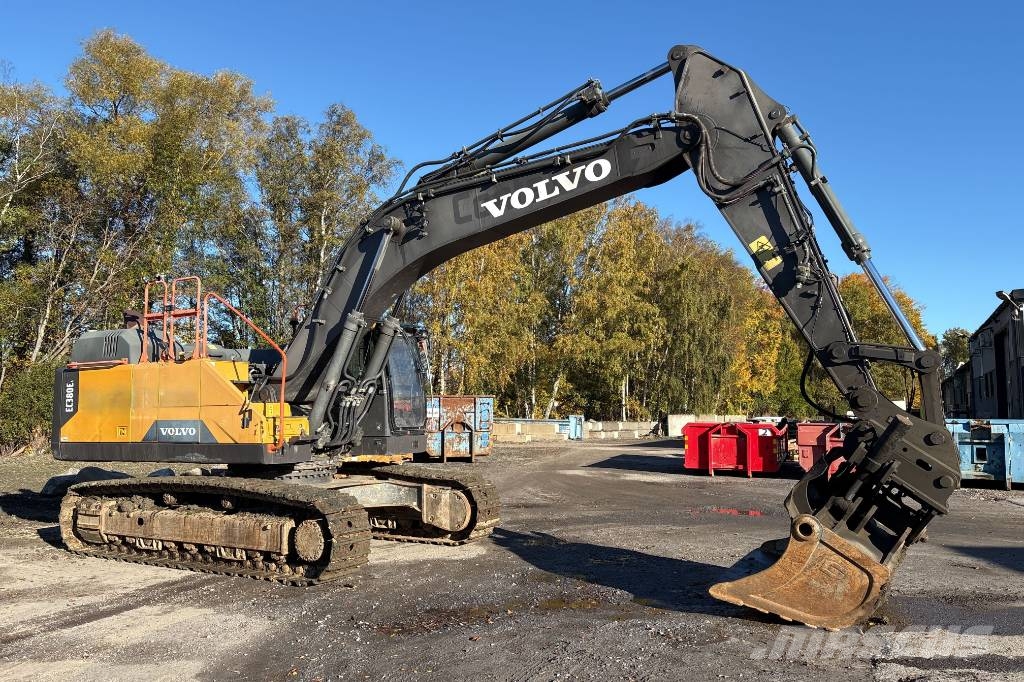 Volvo EC 380 EL, Med Leica 3D Bagri goseničarji