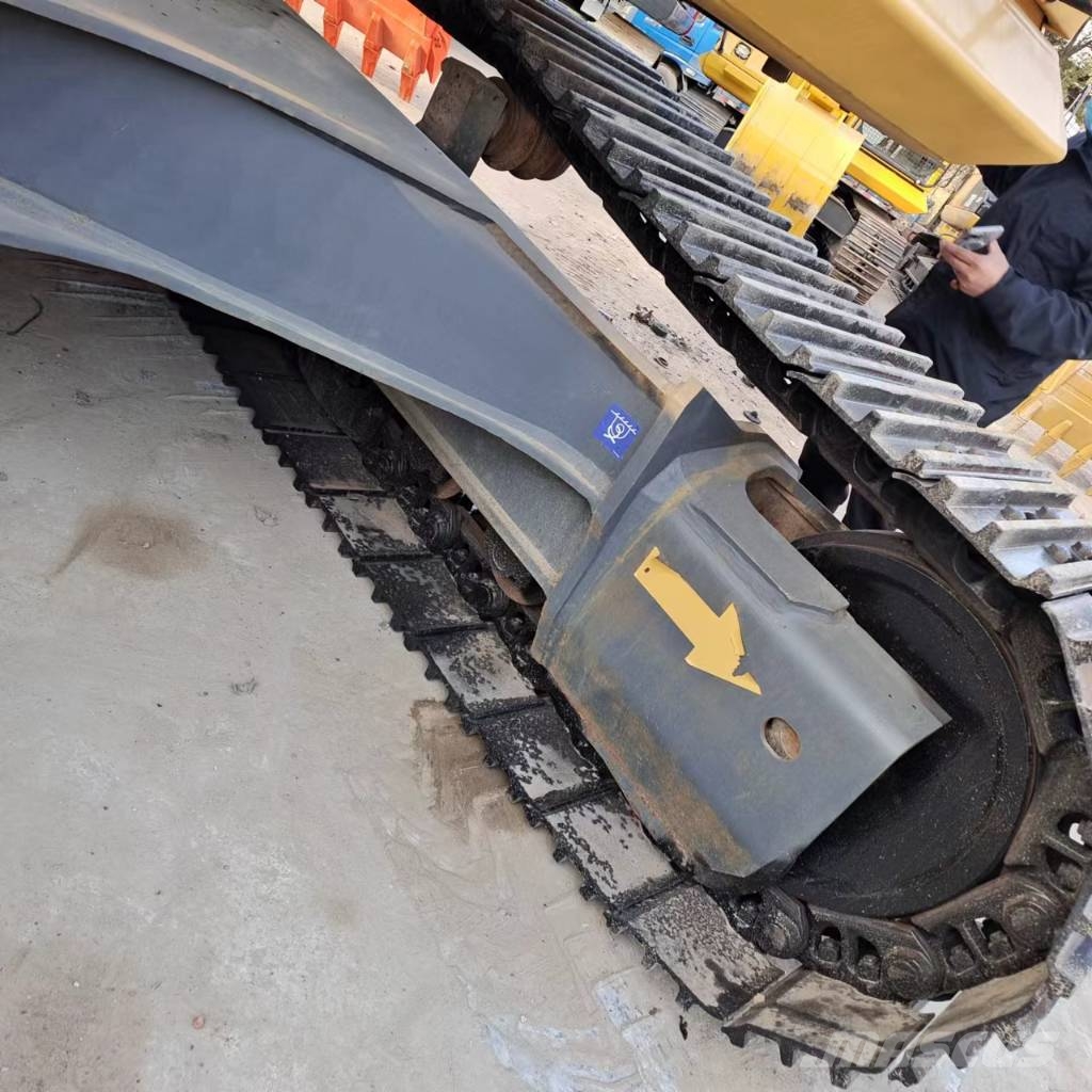 Komatsu PC 360   3000 units excavators in stock Raupenbagger