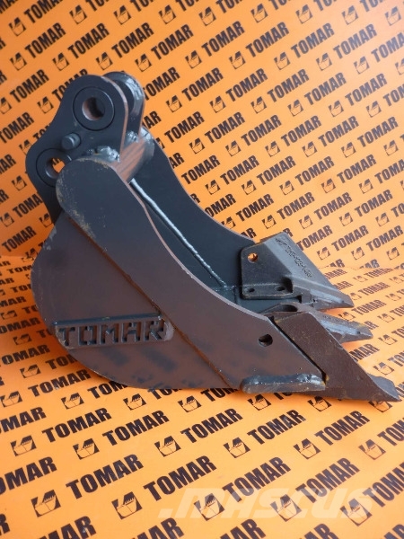 TOMAR Łyżka kopiąca 30 cm z zębami JCB 8014, 8015 Łyżki do koparek
