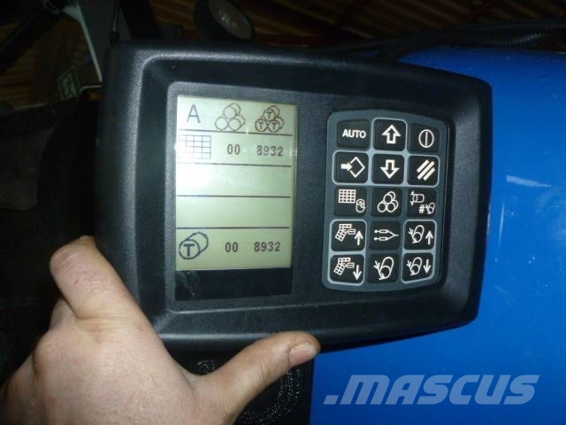 New Holland ROLL BELT 180 Рулонні прес-підбирачі