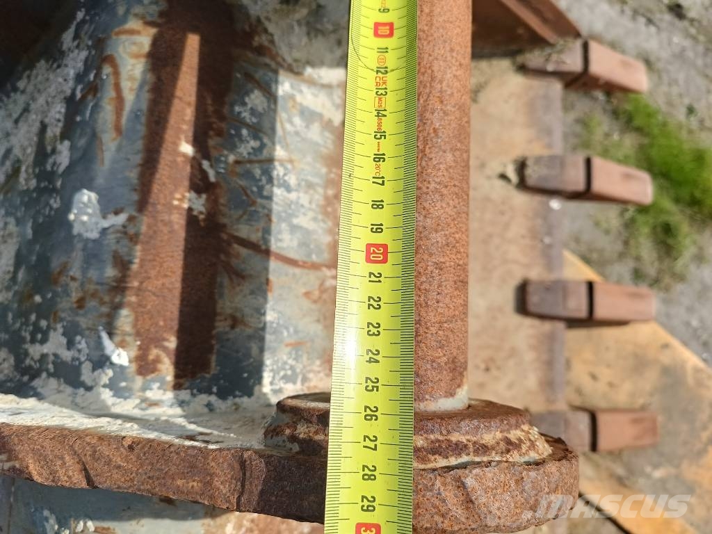 Geith bucket bak pin connector 39 cm Kašike / Korpe