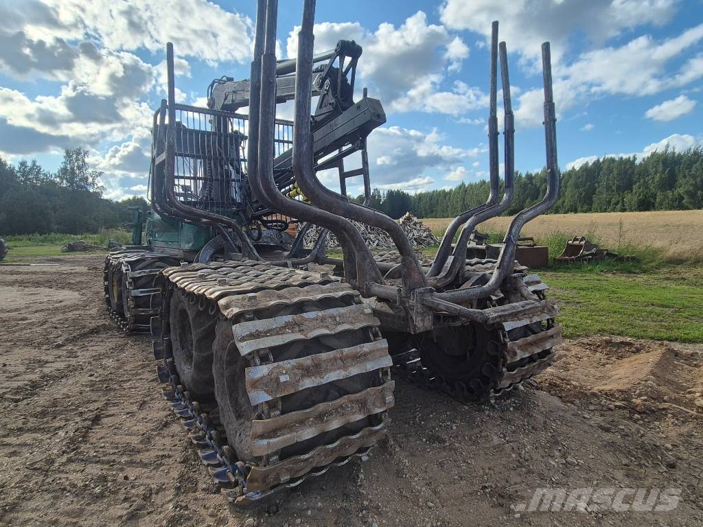 John Deere 810 D شاحنات