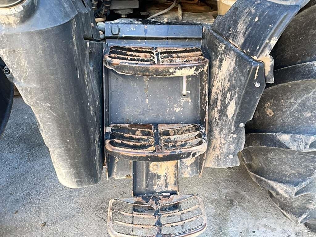 Valtra N154 Traktori