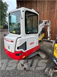 Takeuchi TB225 v3 Minibagger ミニ油圧ショベル 7t以下（ミニユンボ・ミニディガー）