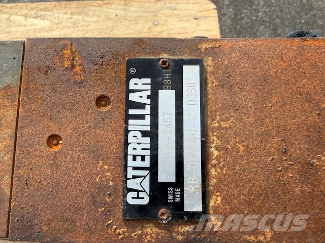 CAT HYDRAULIC CYLINDER USED COMPLET 2 PCS Hydraulique