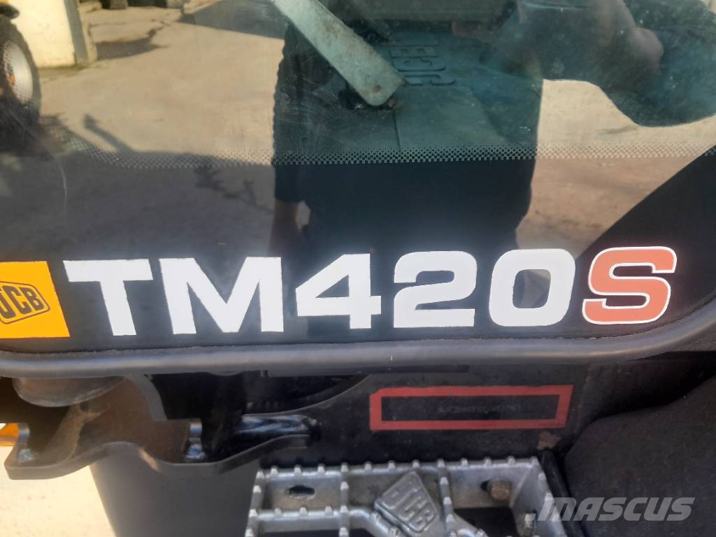 JCB TM420S Сельскохозяйственные телескопические погрузчики