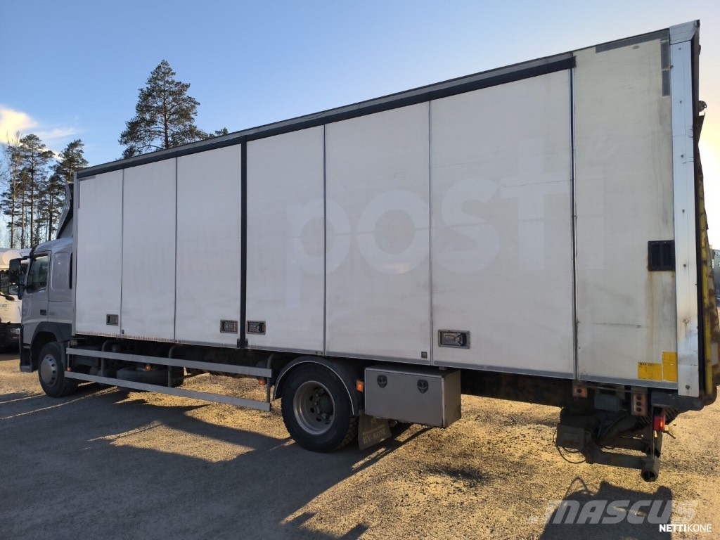 Volvo FM 330 Camiones con caja de remolque