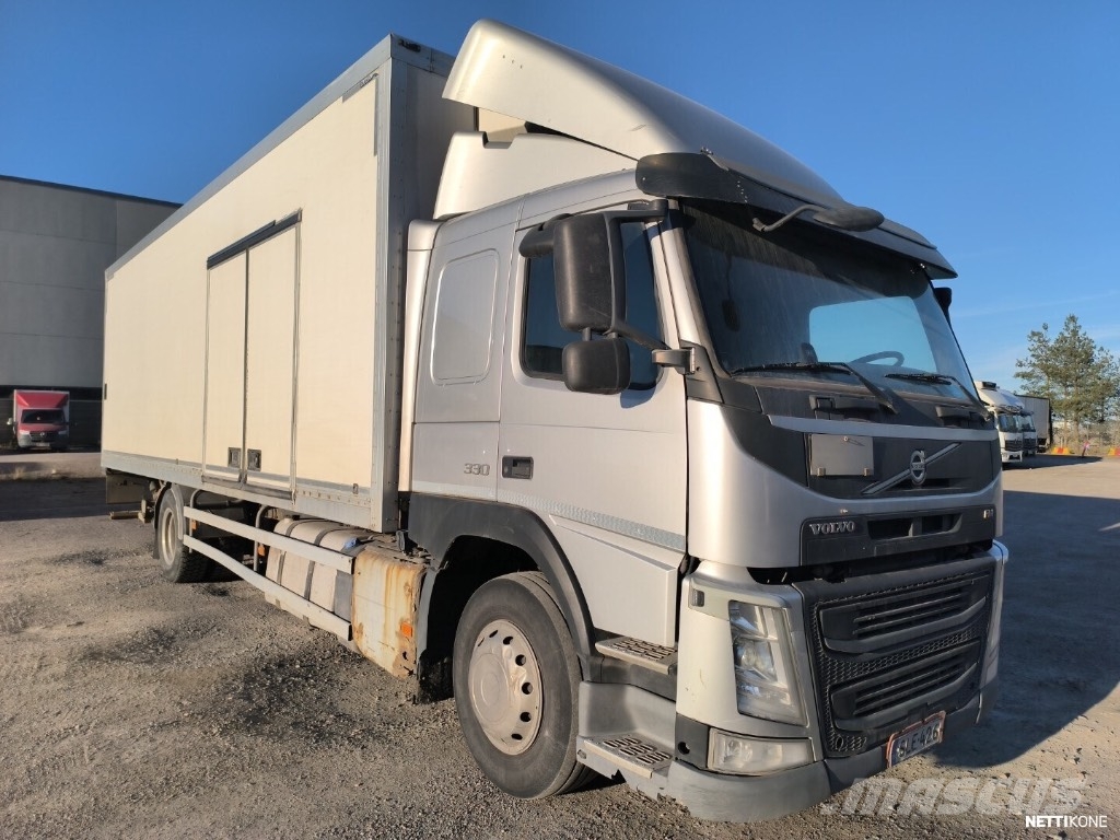 Volvo FM 330 Camiones con caja de remolque