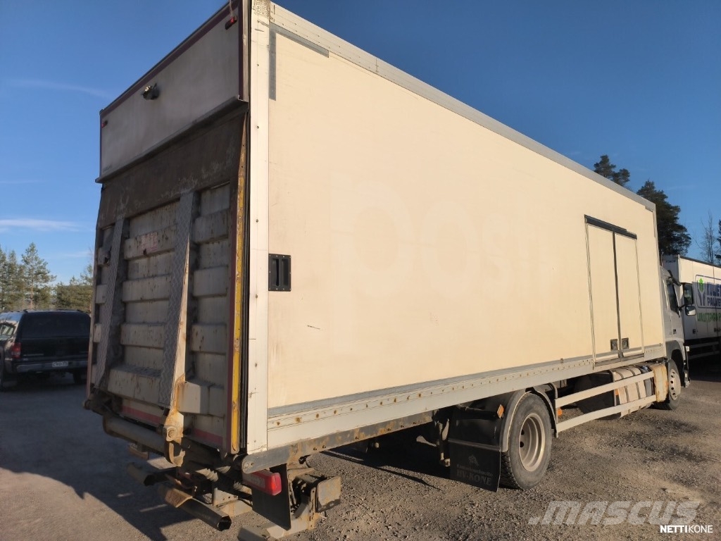 Volvo FM 330 Camiones con caja de remolque