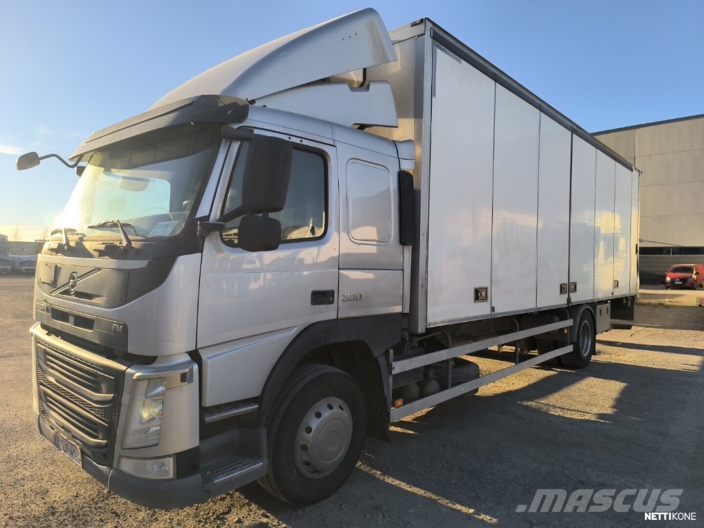 Volvo FM 330 Camiones con caja de remolque