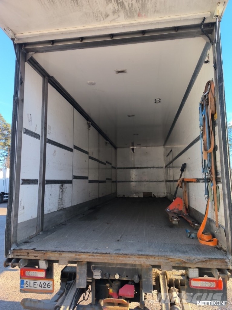 Volvo FM 330 Camiones con caja de remolque