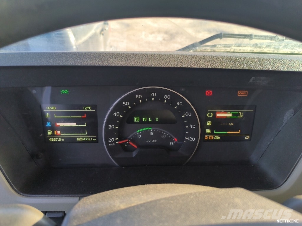 Volvo FM 330 Camiones con caja de remolque