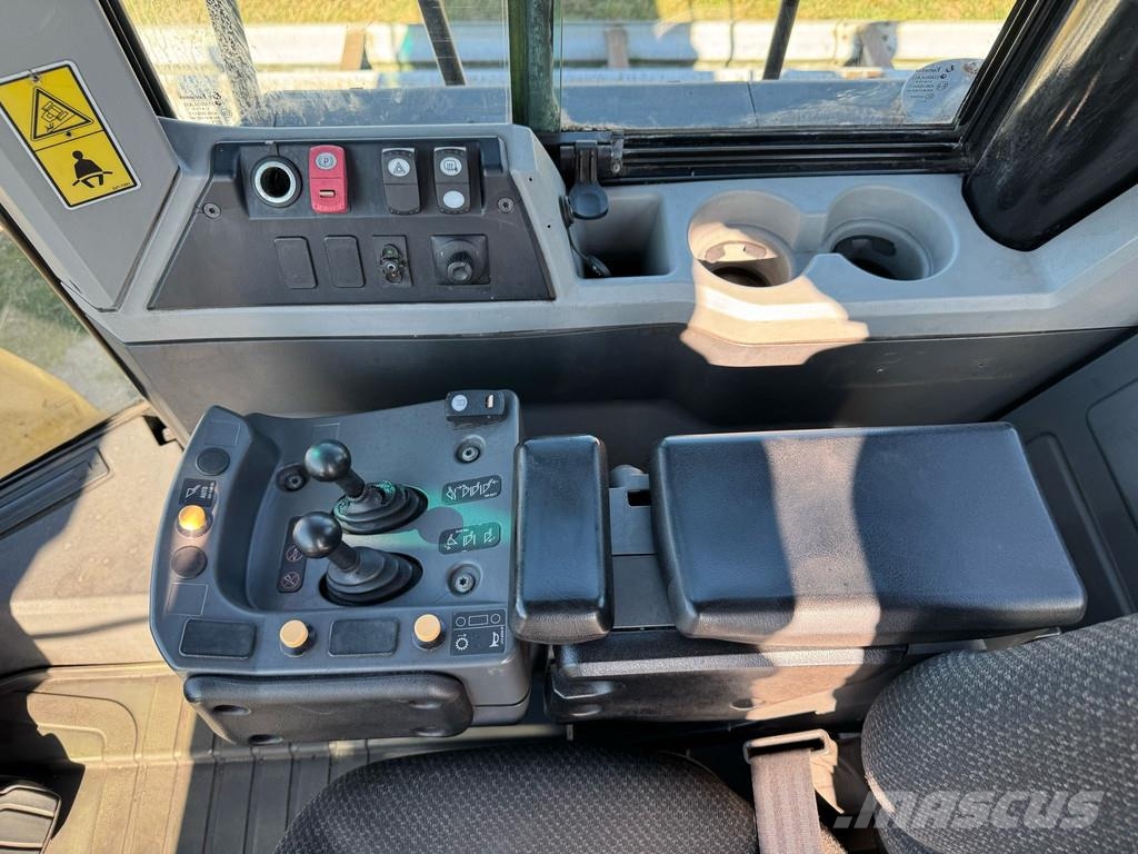 CAT 972M Wheel loaders