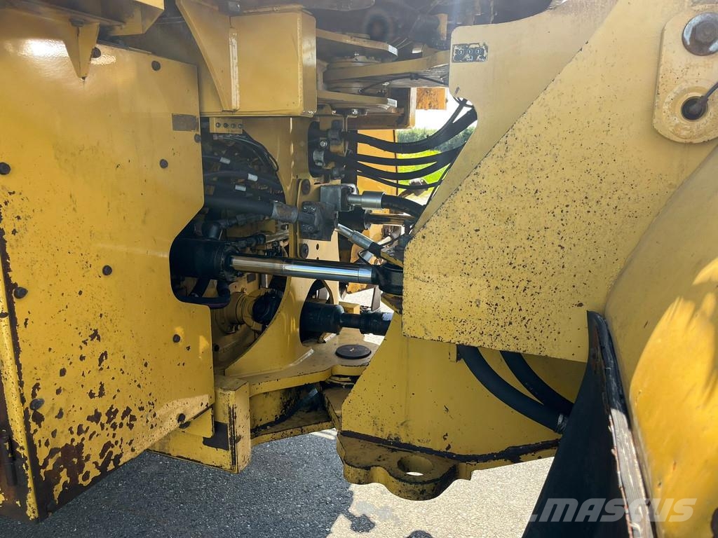 CAT 972M Wheel loaders