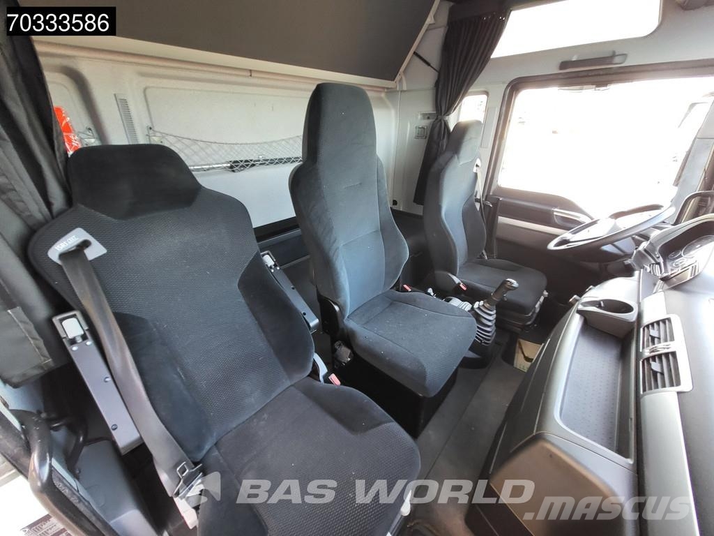 MAN TGX 18.360 TGX 4X2 NL-truck Driving school Lessons Camiones con caja de remolque
