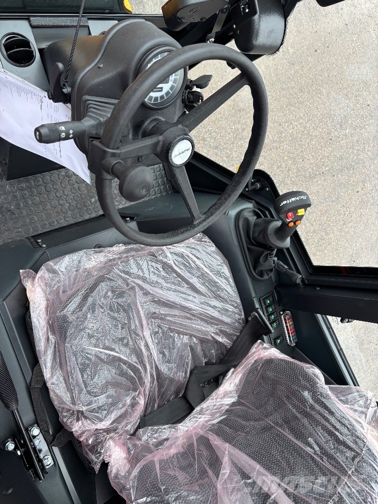 Schäffer 2430 Elite Hytt Multifunkcionālie iekrāvēji