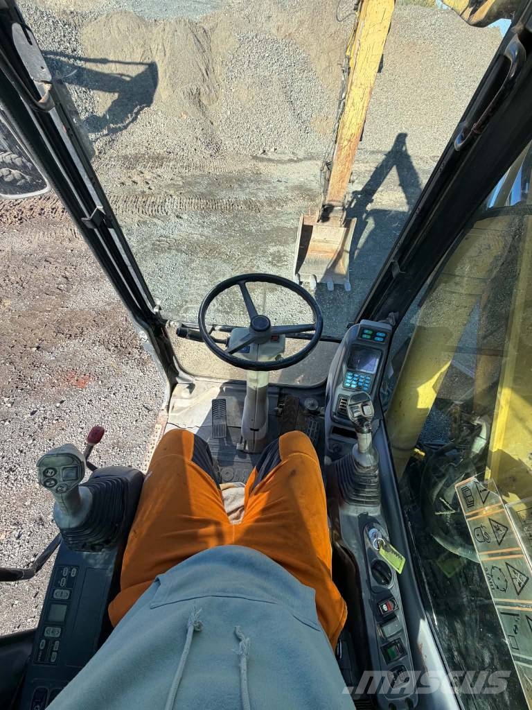 Komatsu PW 180-7EO Pelle sur pneus