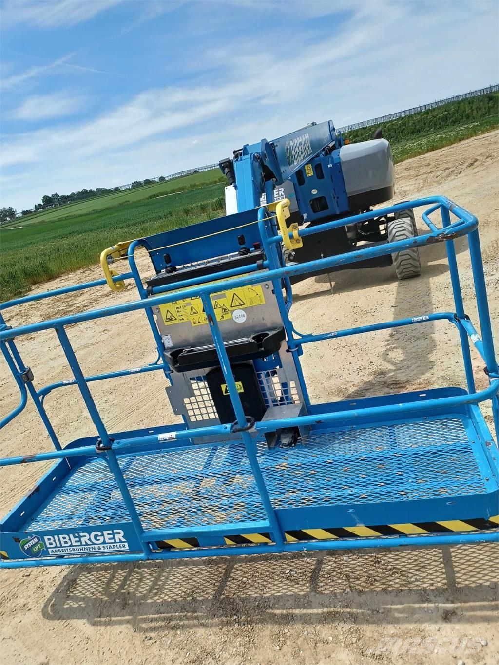 Genie S60 J رافعات سلة تلسكوبية