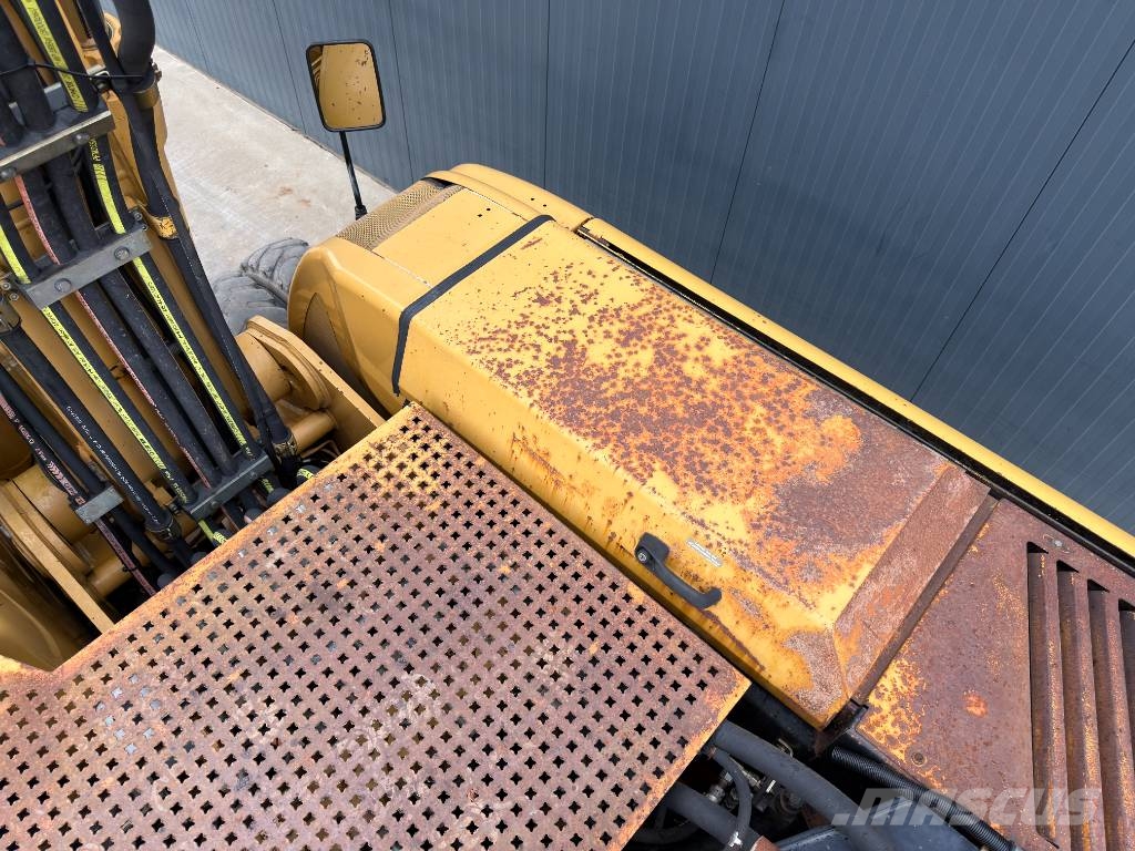 CAT M322C Wheeled excavators
