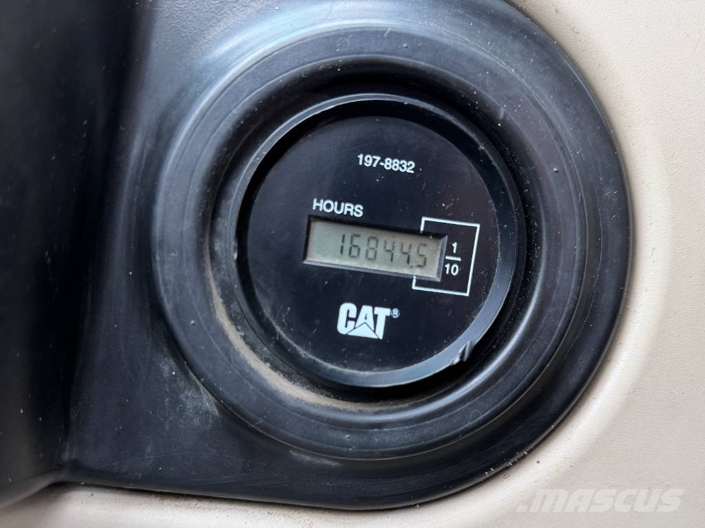 CAT M322C Wheeled excavators