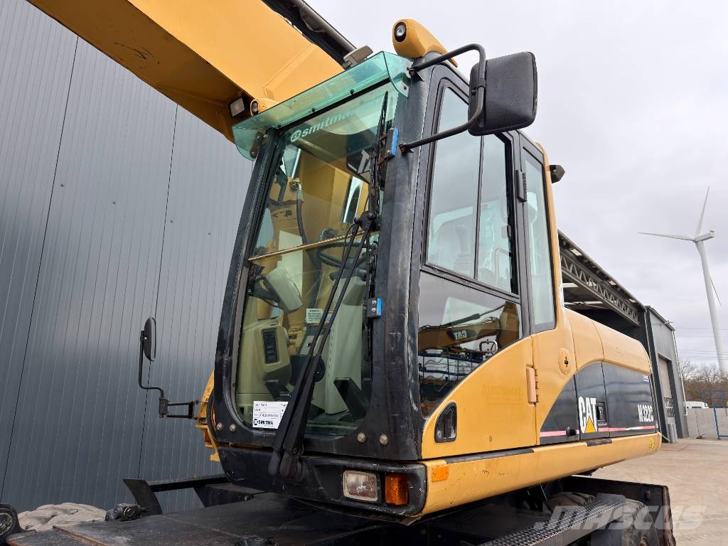 CAT M322C Wheeled excavators