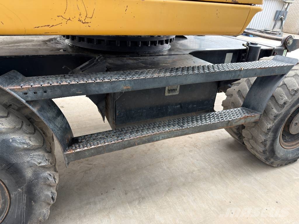 CAT M322C Wheeled excavators
